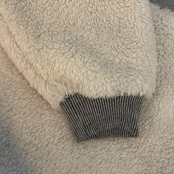 Walt Disney World Spirit Jersey Sherpa Size Medium Cozy - Picture 3 of 8